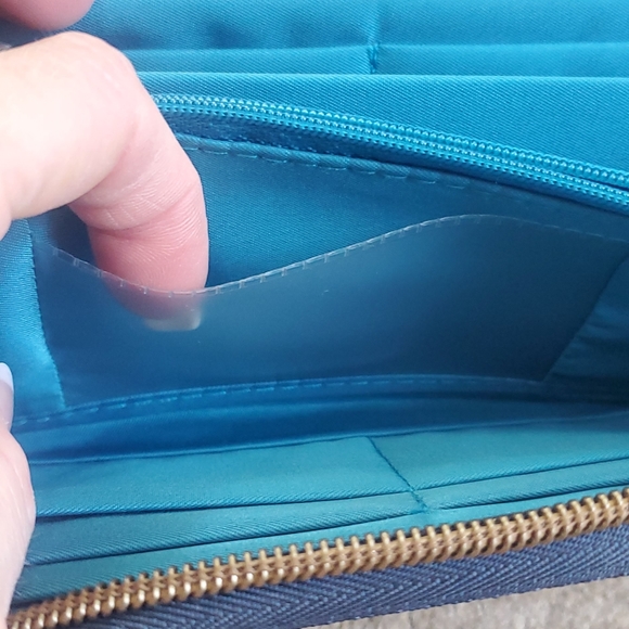 NWT TRAVELON  RFID ID PROTECTING WRIST PURSE/WALLET - Picture 6 of 8